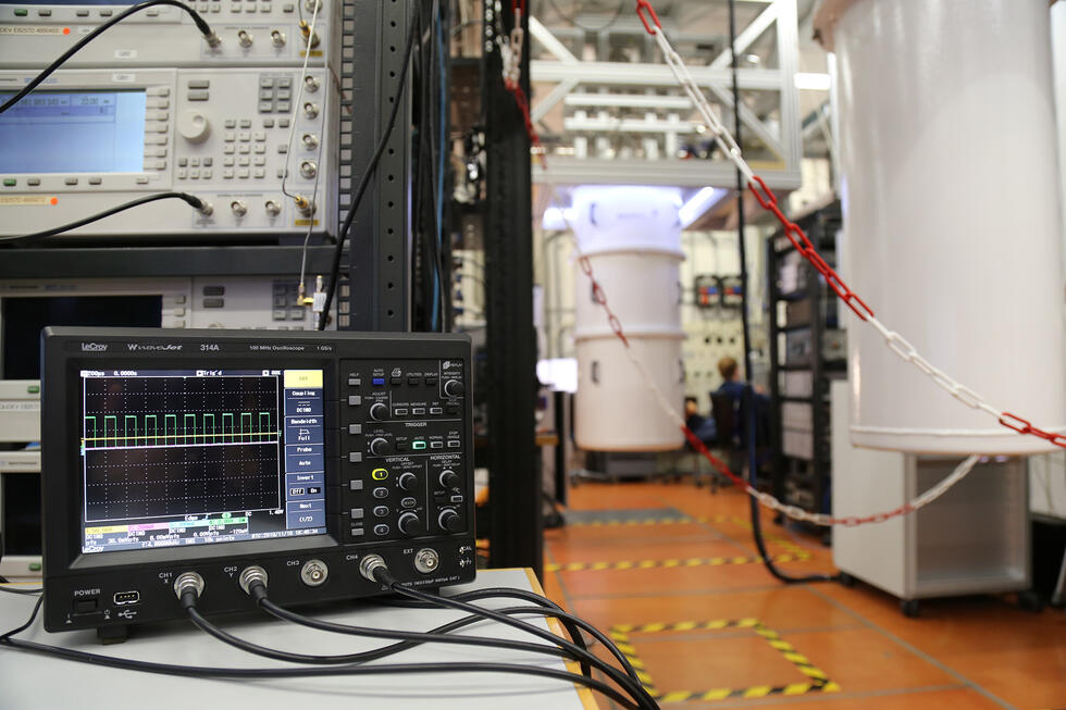 A quantum computer laboratory